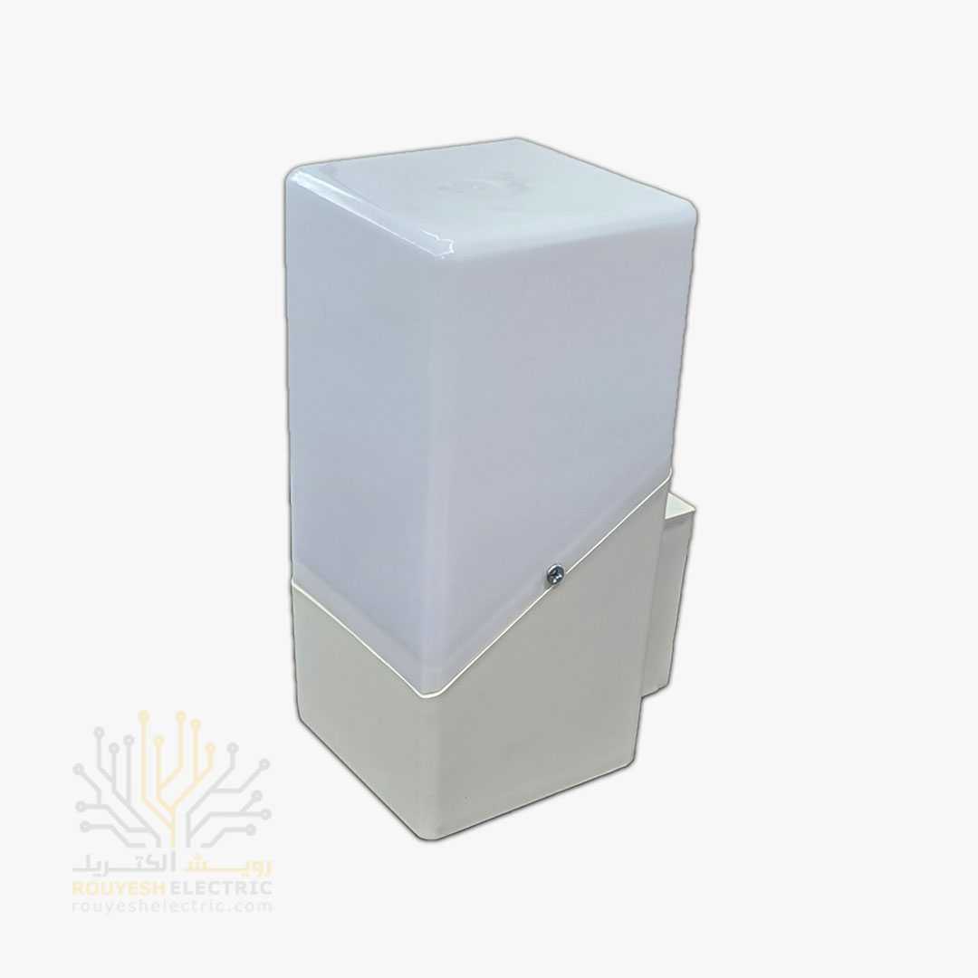 چراغ دیواری برند نور فرد مدل مکعب بدنه سفید